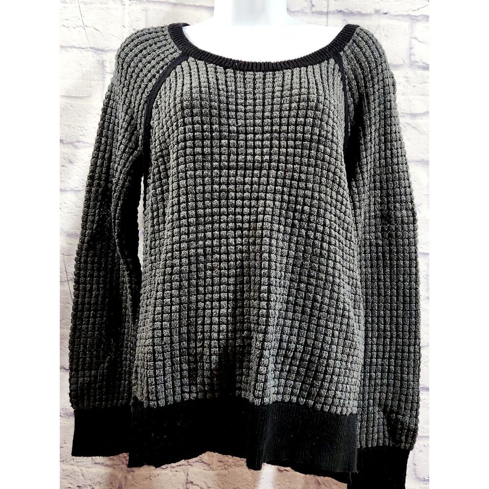 a.n.a Gray Knit Black Contrasting Trim Sweater Top Large Lightweight Soft